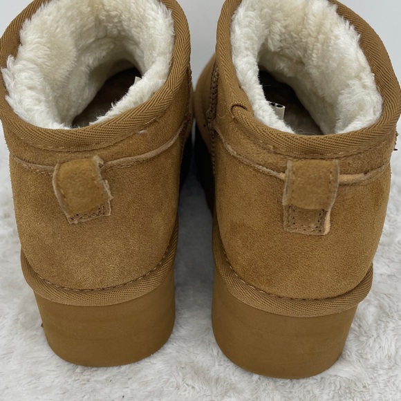CUSHIONAIRE WOMENS SIZE 7.5 M Cozy Tan Suede Ankle Boots - Picture 7 of 10
